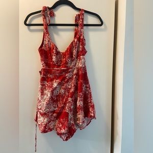 Olivaceous small romper